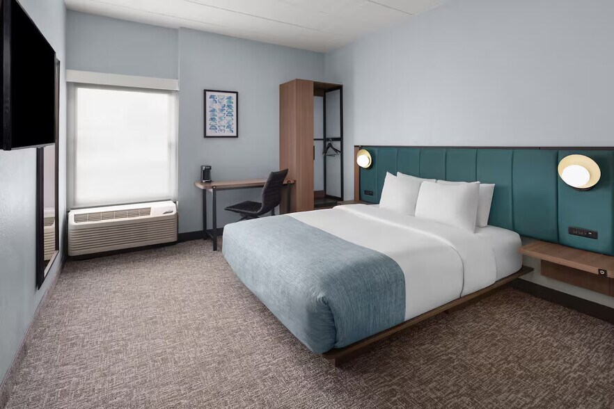 More Photos Of 210 Executive Dr, Cranberry Township Hotel For Sale