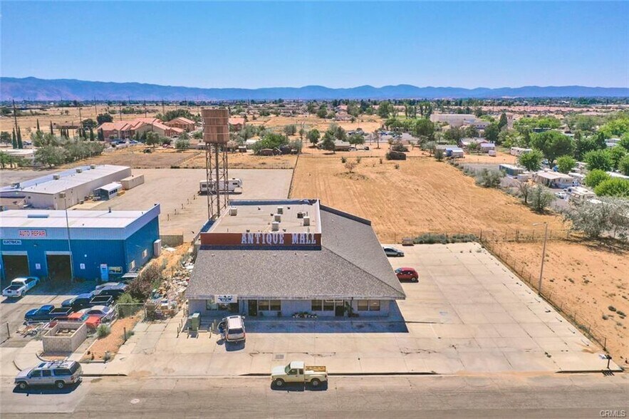 More Photos Of 16937 Walnut St, Hesperia Showroom For Sale