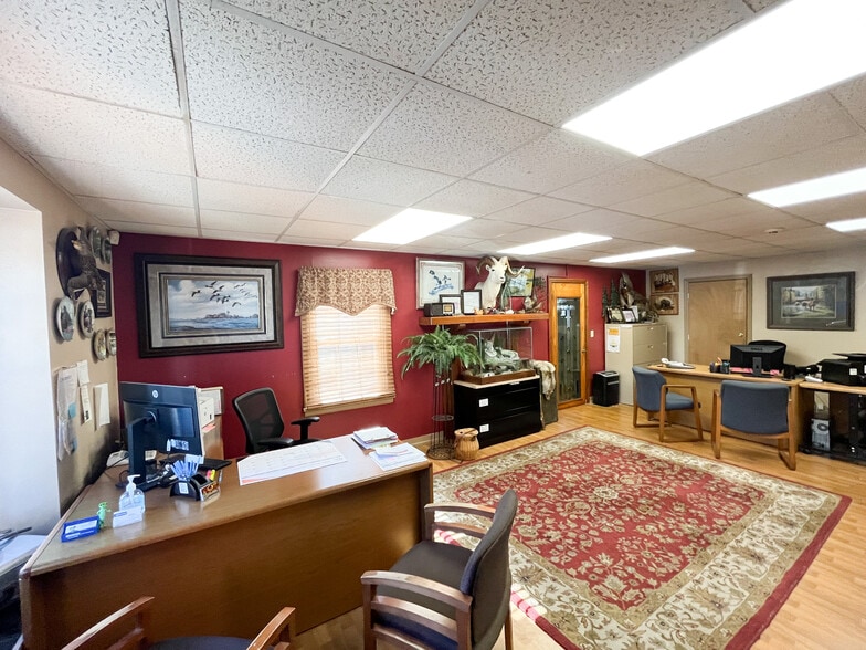 More Photos Of 703 S Glenstone Ave, Springfield Auto Dealership For Sale