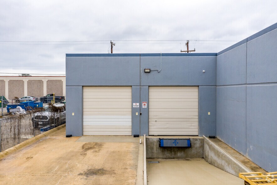 More Photos Of 9929 Broadway St, San Antonio Unknown For Lease