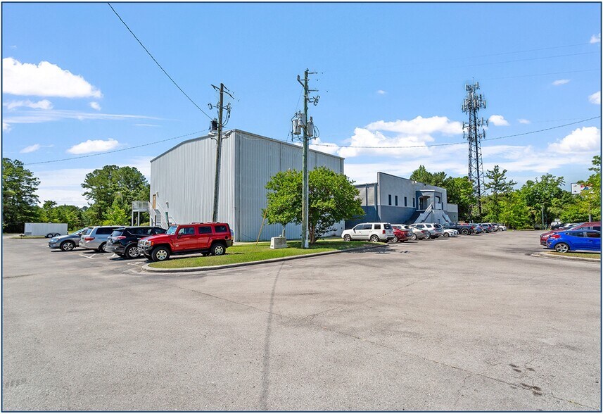 More Photos Of 104 N Marine Blvd, Jacksonville Health Club For Sale