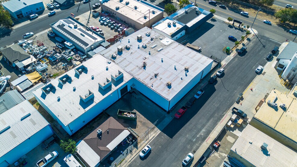 More Photos Of 1321 Railroad Ave, Clovis Warehouse For Lease