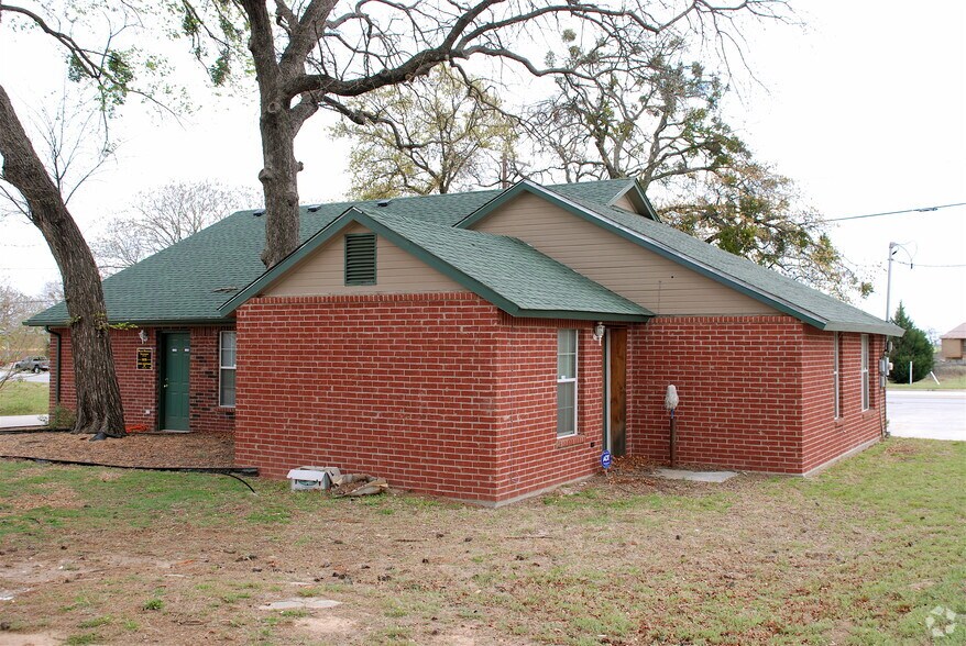 More Photos Of 917 Boyd Rd, Azle Storefront Retail Office For Sale