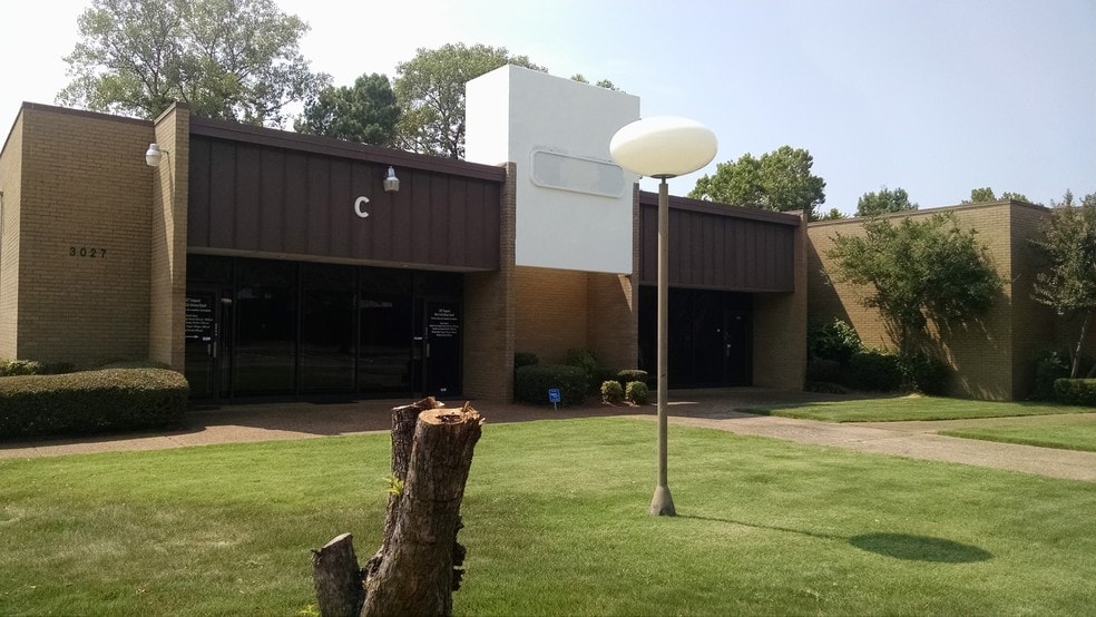 More Photos Of 3035 Directors Row, Memphis Flex For Lease