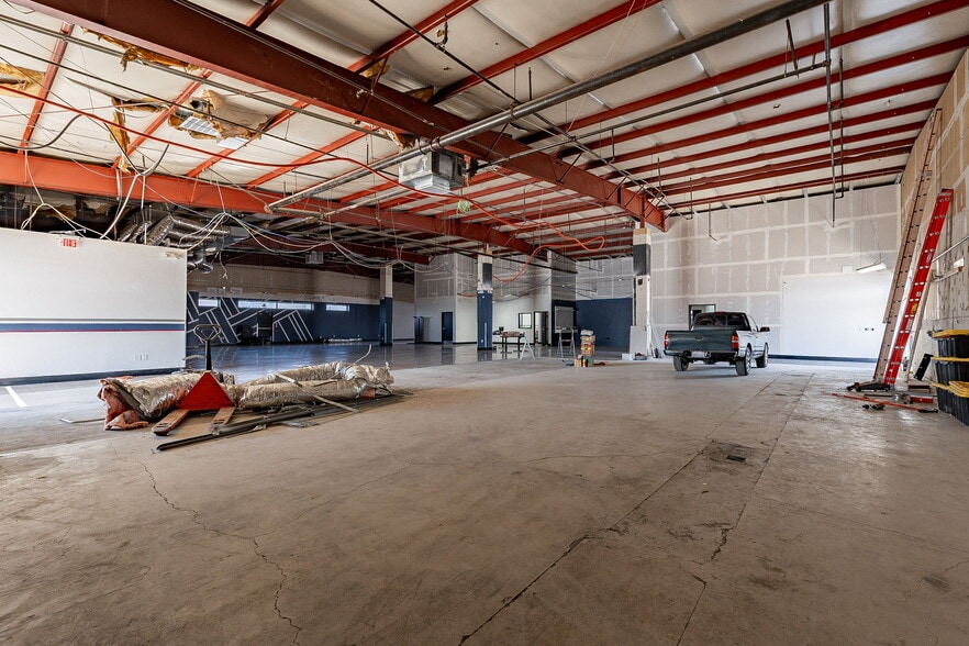 More Photos Of 4205 W Glenrosa Ave, Phoenix Warehouse For Lease