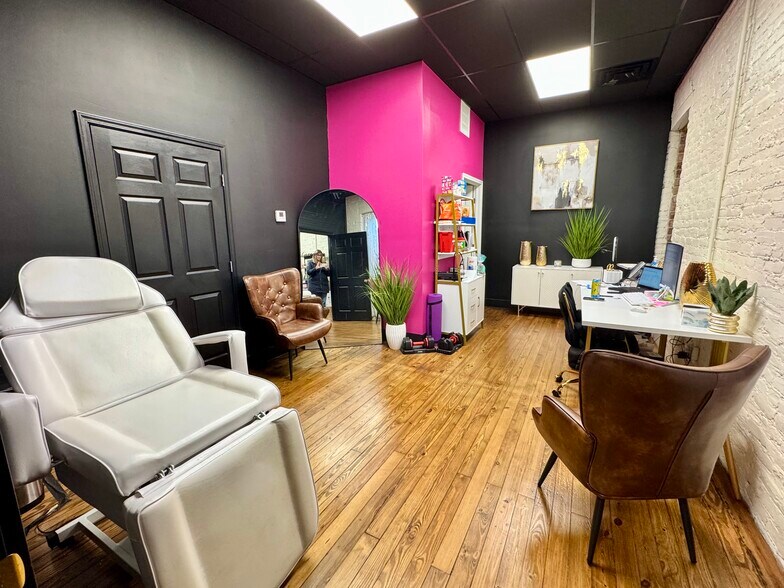 More Photos Of 1033 Smith St, Milton Apartments For Lease