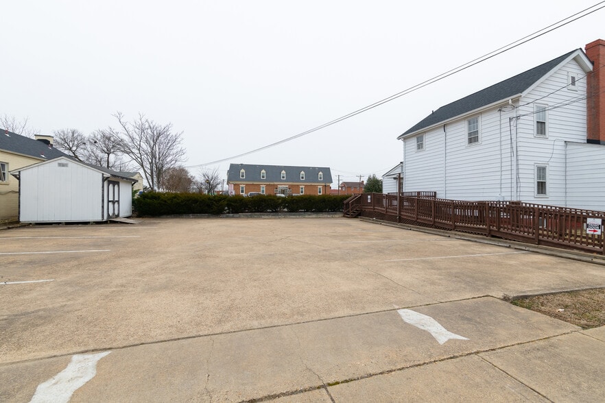 More Photos Of 1802 Augustine Ave, Fredericksburg Office Residential For Lease