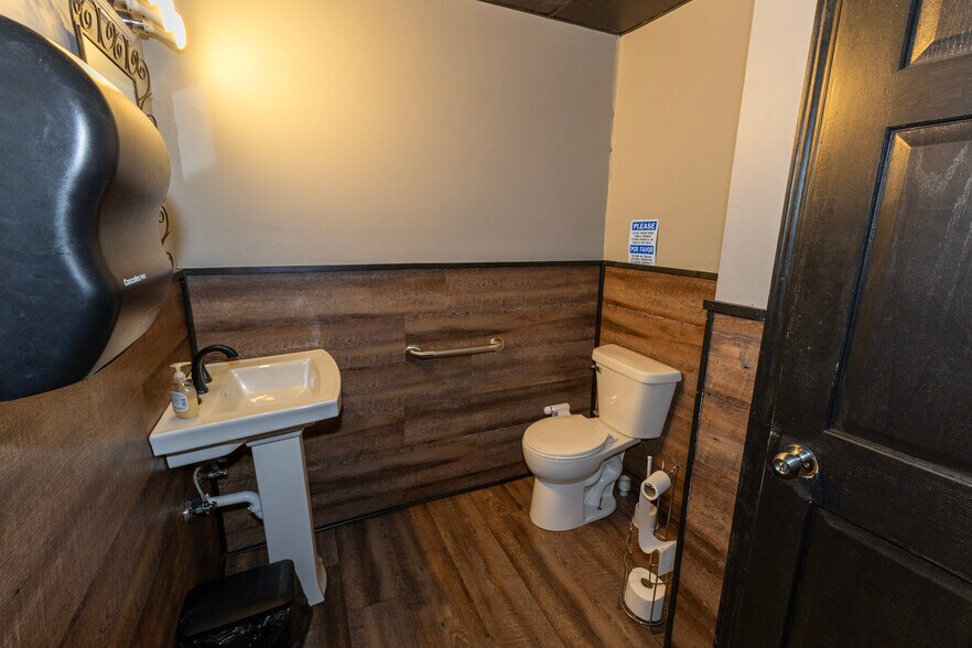 More Photos Of 118-120 N Main St, Hebron General Retail For Sale