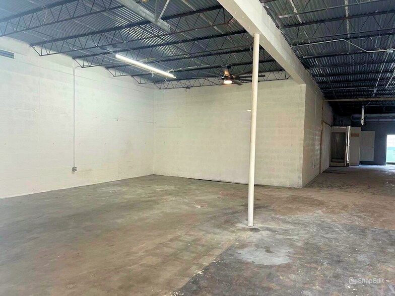 More Photos Of 519-533 NE 34th St, Oakland Park Warehouse For Lease