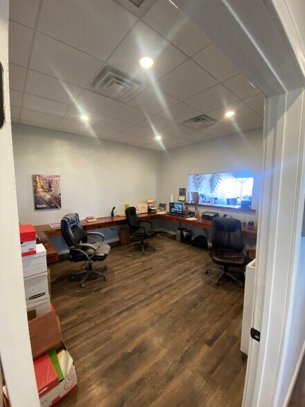 More Photos Of 5802-82 E Highway 62, Lubbock Light Distribution For Lease