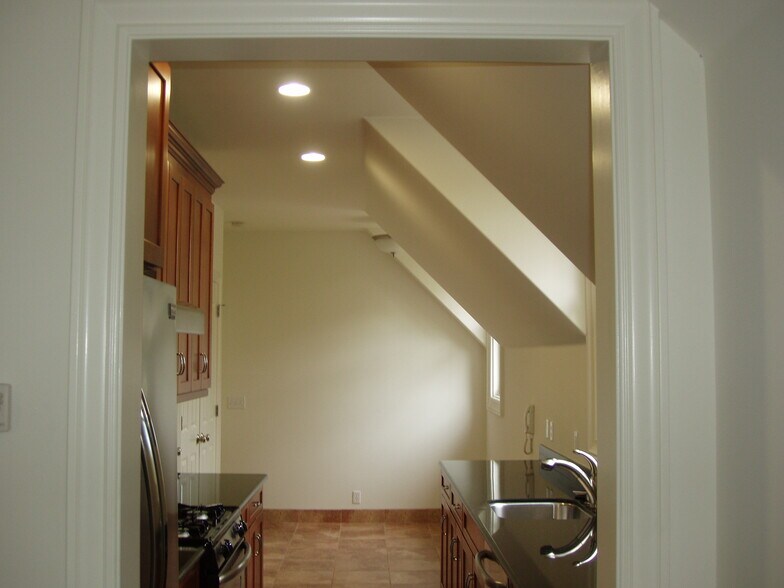 More Photos Of 333 G St, San Rafael Apartments For Sale