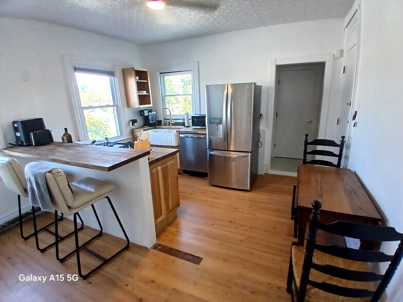More Photos Of 117 Water St, Stonington Apartments For Sale