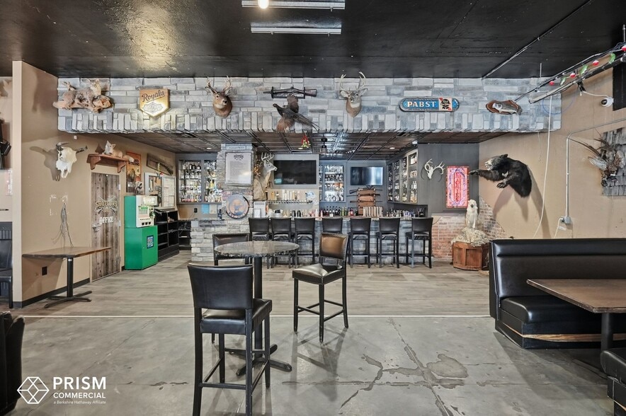 More Photos Of 1332-1336 P St, Lincoln Bar For Lease