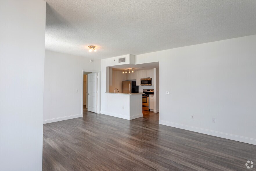 More Photos Of 255 Evernia St, West Palm Beach Apartments For Sale