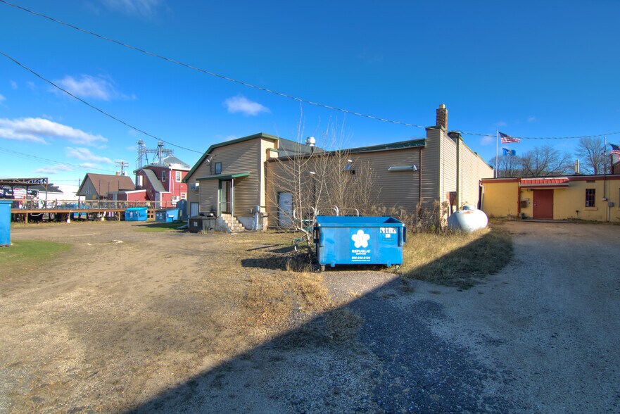 More Photos Of 115 Diamond St N, Ridgeland General Retail For Sale