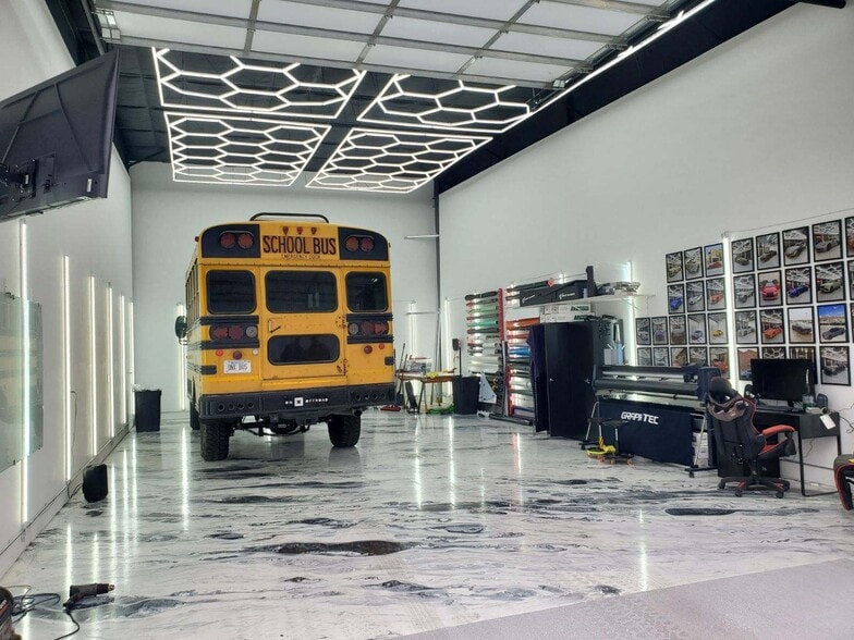 More Photos Of 20485 NE Funner Pl, Bend Self Storage For Sale