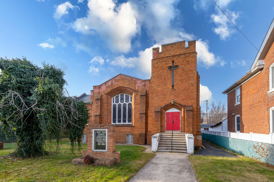 Primary Photo Of 927 Broadway, Fountain Hill Religious Facility For Sale