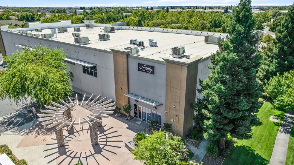 More Photos Of 1900 Del Paso Rd, Sacramento Health Club For Lease