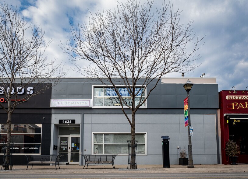 More Photos Of 4635 Queen St, Niagara Falls Office For Sale