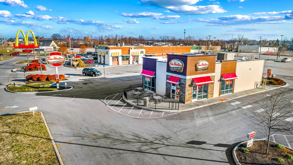 More Photos Of 2550 S Hamilton Rd, Columbus Restaurant For Sale