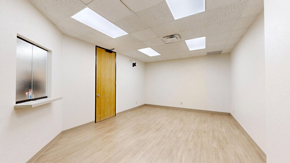 More Photos Of 4848 NE Stallings Dr, Nacogdoches Office For Sale