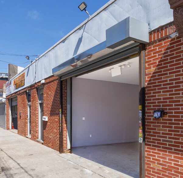 More Photos Of 8711 118th St, Richmond Hill Office For Lease