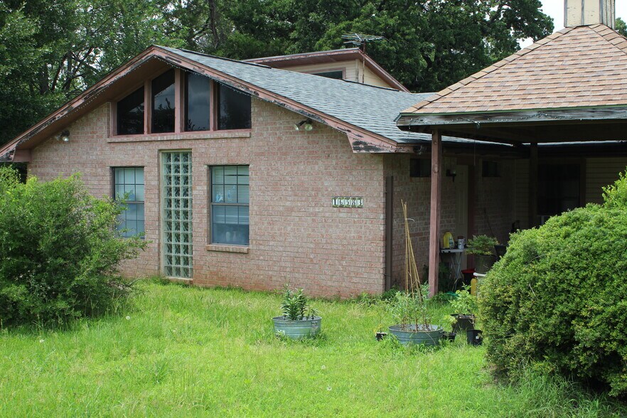 More Photos Of 16583 Bowling Ln, Terrell Multifamily For Sale