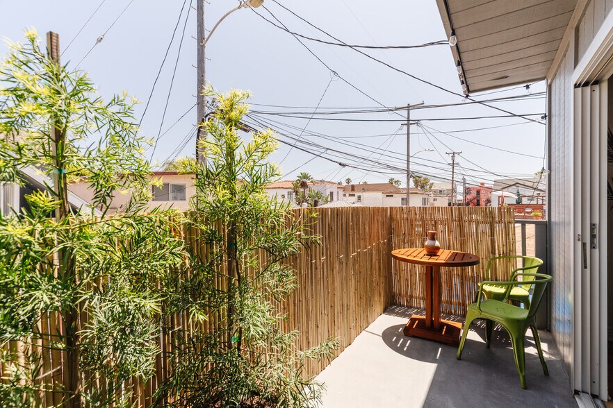 More Photos Of 40 18th Ave, Venice Apartments For Sale