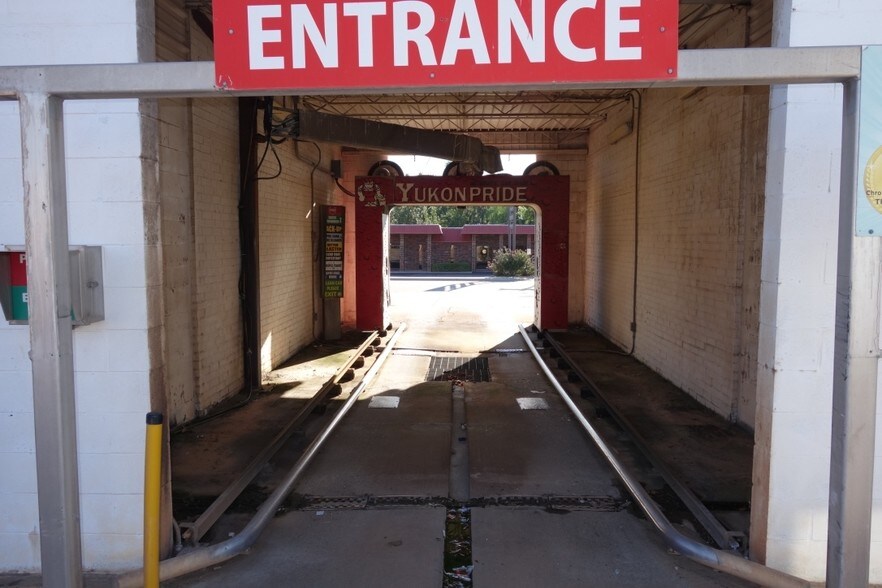 More Photos Of 1226 S Holly Ave, Yukon Carwash For Sale