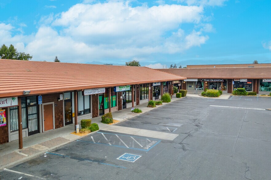 More Photos Of 191 San Felipe Rd, Hollister Unknown For Lease