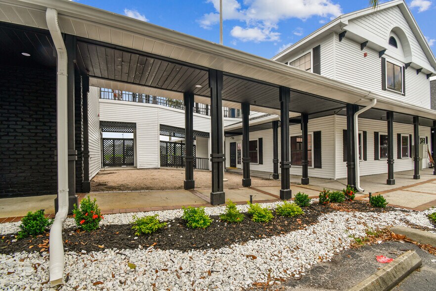 More Photos Of 300 E Bay Dr, Largo Office For Lease