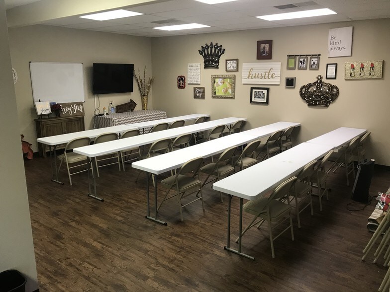 More Photos Of 12903-12907 Agency Dr, San Antonio Warehouse For Lease