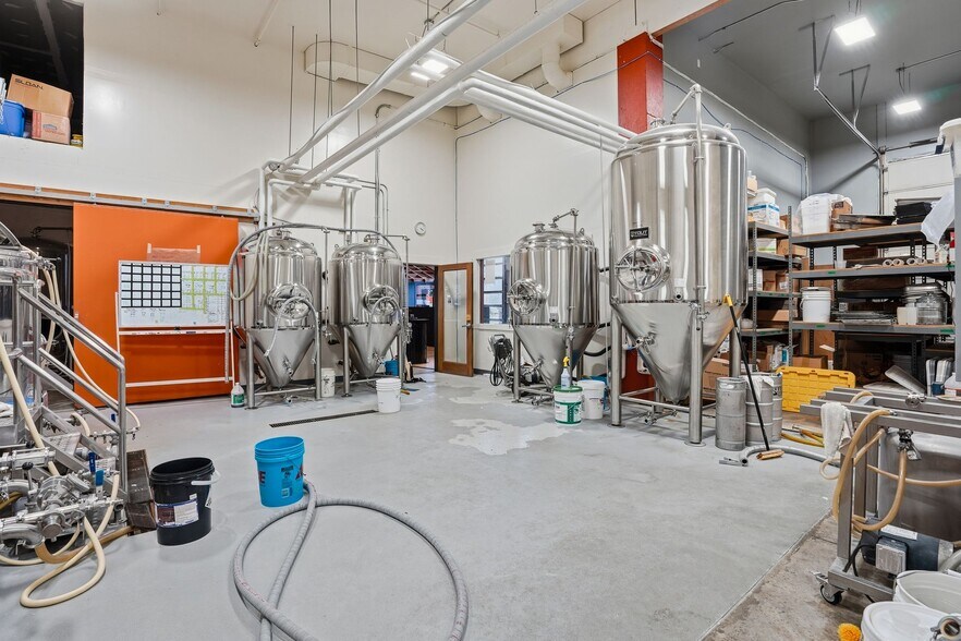 More Photos Of 4110 S Bowdish Rd, Spokane Light Distribution For Lease