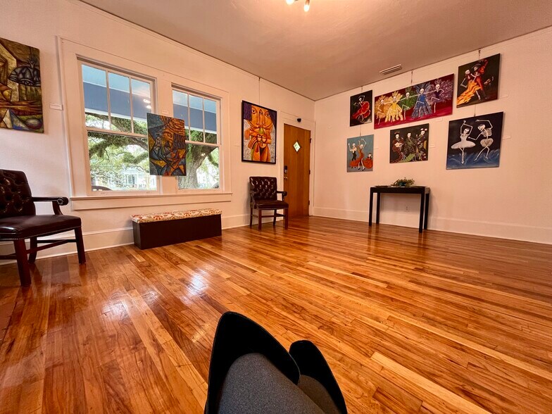 More Photos Of 1114 Dauphin St, Mobile Office For Lease