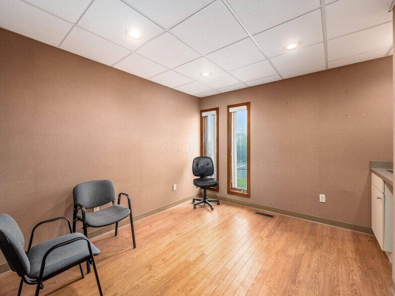 More Photos Of 4960 Middle Urbana Rd, Springfield Medical For Sale