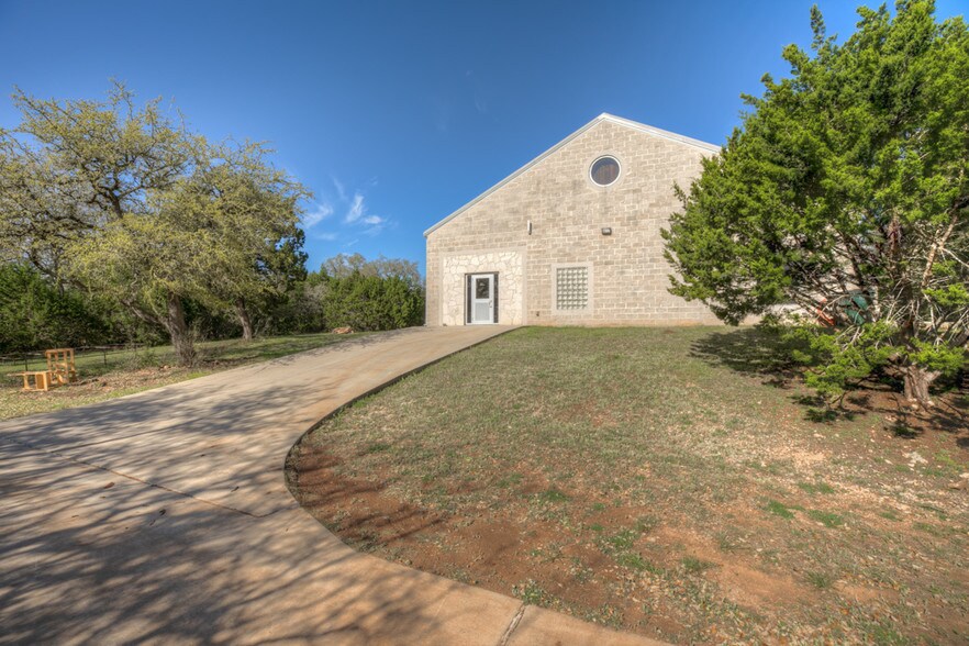 More Photos Of 30665 N Us Hwy 281, Bulverde Office For Sale