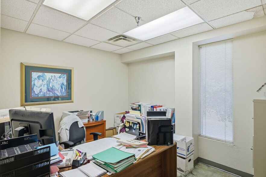 More Photos Of 315 N Park Dr, San Antonio Warehouse For Sale