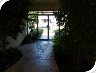 More Photos Of 7041 Owensmouth Ave, Canoga Park Office For Sale