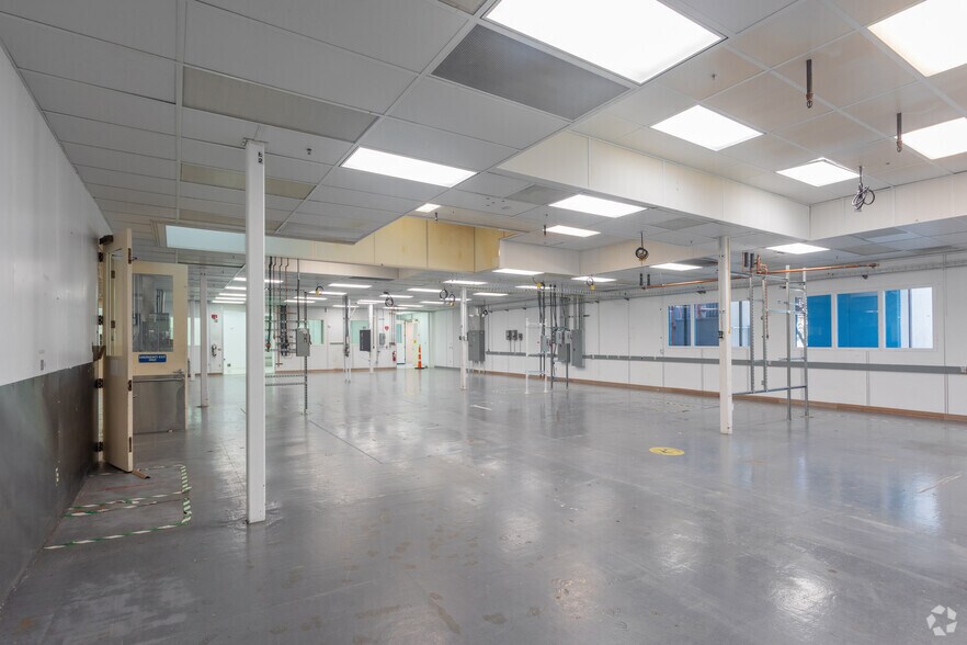 More Photos Of 195 S Milpitas Blvd, Milpitas Research And Development For Lease