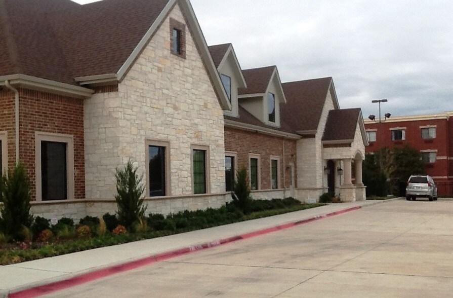 More Photos Of 1445 Heritage Dr, McKinney Medical For Lease