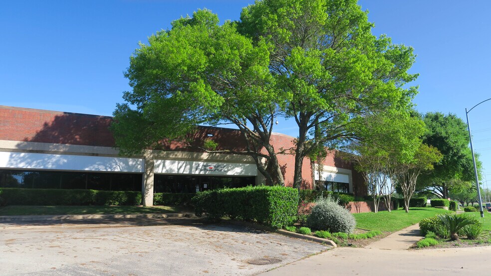 More Photos Of 3019 Alvin Devane Blvd, Austin Unknown For Lease