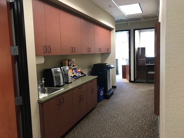 More Photos Of 3700 Hilborn Rd, Fairfield Medical For Sale
