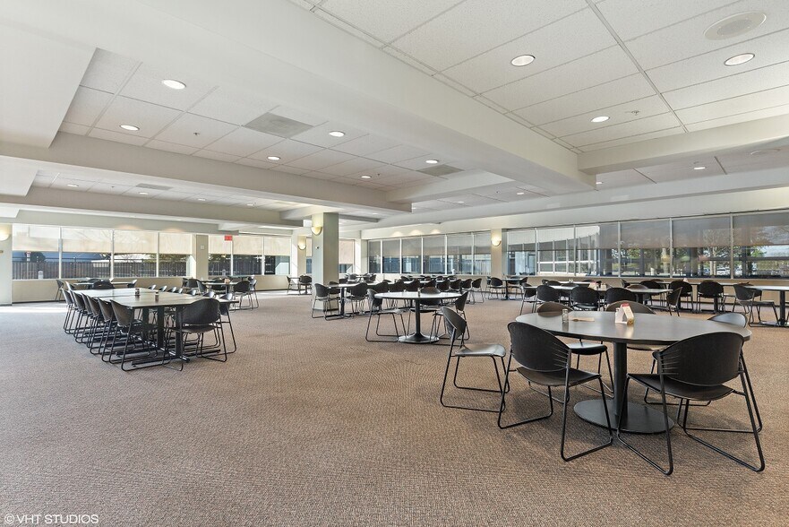 More Photos Of 1707 N Randall Rd, Elgin Office For Lease