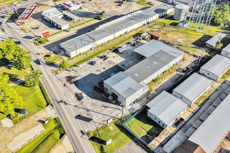 More Photos Of 55 W Chance Rd, Lumberton Warehouse For Lease