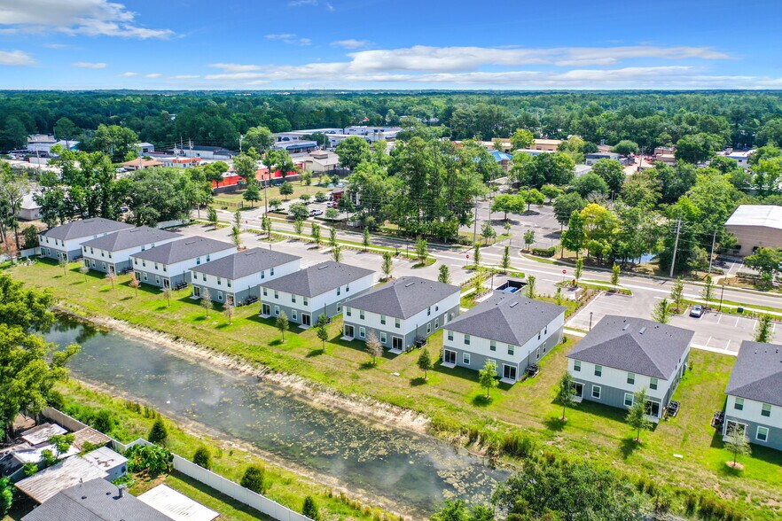 More Photos Of 9556 Hood Rd, Jacksonville Apartments For Sale