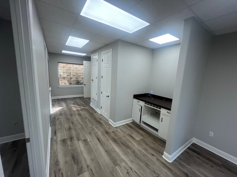 More Photos Of 20500 Fm 1431, Lago Vista Loft Creative Space For Lease