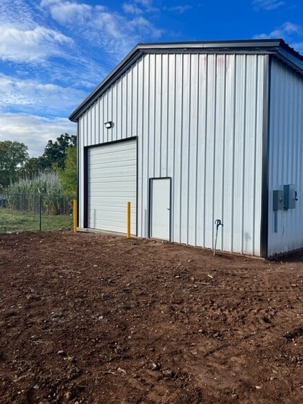More Photos Of 1433 30th, Wichita Falls Flex For Lease