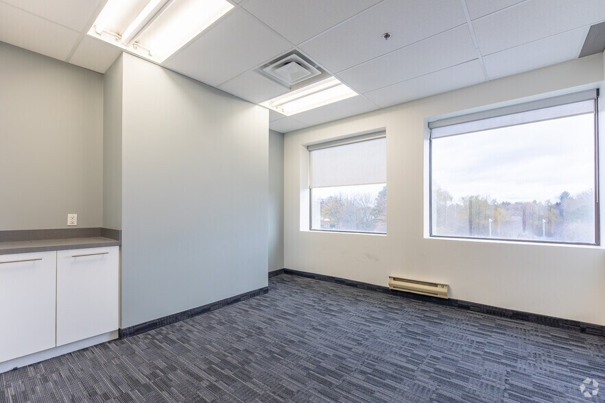 More Photos Of 1615 Dundas St E, Whitby General Retail For Lease