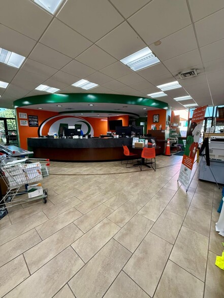 More Photos Of 130 S Entrada Ave, Port Saint Lucie Storefront Retail Office For Sale