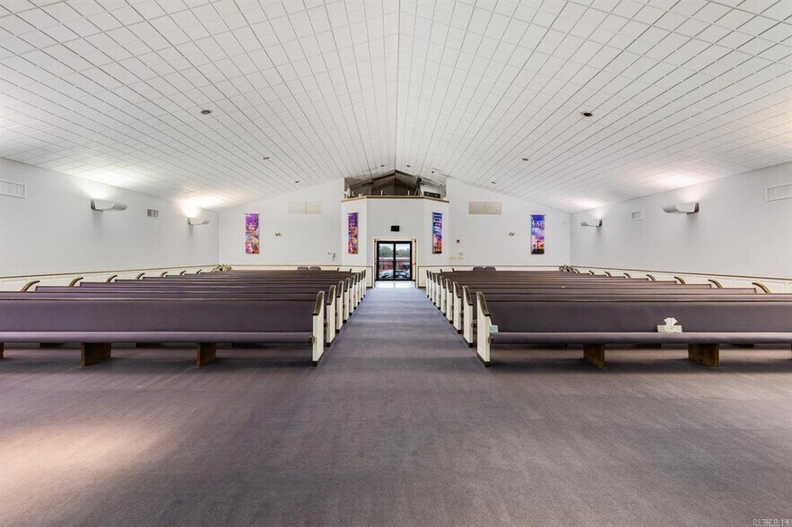 More Photos Of 20121 Interstate 30 S, Benton Religious Facility For Sale